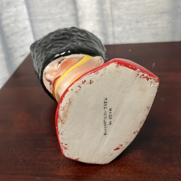 Antique Czech Pottery Figural Pitcher British Beefeater Czechoslovakia - Picture 3 of 15